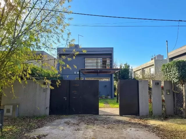 Dúplex independiente de 2 dormitorios en venta - Joaquín Gorina - 135 e/ 490 y Diag 491