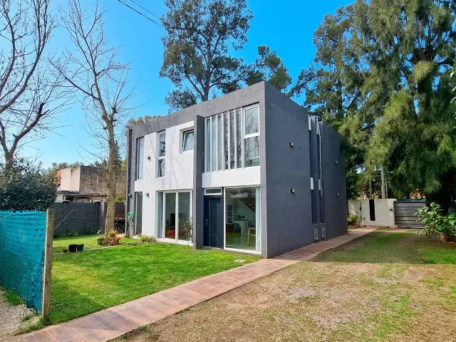Dúplex en complejo de 2 dormitorios en venta - Manuel B. Gonnet - 485 e/ 131 y 131 bis