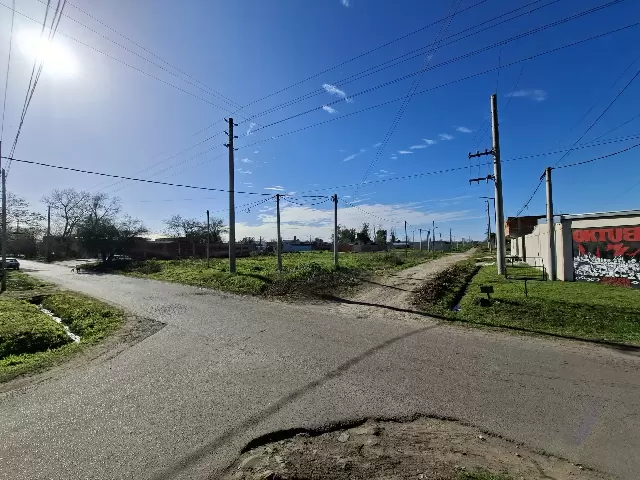Lotes en 145 e/ 528 y 528 bis