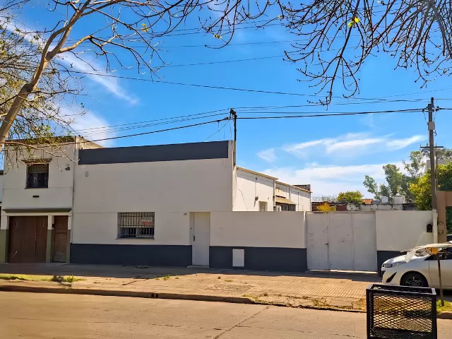 Casa en venta con 2 dormitorios en La Plata - 33 e/ 115 y 116