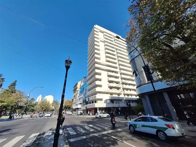 Departamento en venta en el centro de La Plata  - 7 esq 50